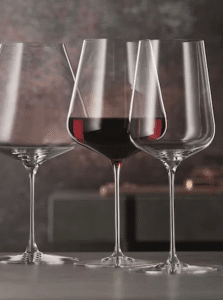 Découvrez la bouteille secrète de La Revue du Vin de France - Un jeu concours mystérieux!