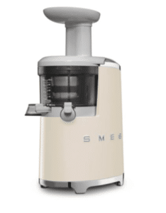 1 lot composé de 1 extracteur de jus Smeg crème + 1 lot de Pamplemousses roses de Floride (589 euros)
