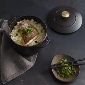 1 cocotte à riz 16cm de Staub (169 euros)