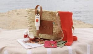 1 lot composé de 1 panier Lulli + 1 fouta Lulli + 1 brosse "La bonne brosse" + 1 maillot de bain Sorbet Island + 1 vernis Kure Bazaar + 1 crème solaire Standard Procedure + 1 bijou (662 euros)