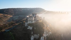 1 séjour clé en main pour 4 personnes dans l’Eure (2 nuitées aux Roulottes de la Risle + 1 balade à cheval + dîner + bon d'achat librairie) valeur 454 €