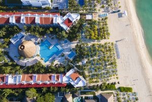 1 séjour de 7 nuits en hôtel all inclusive pour 2 adultes et 2 enfants au Mexique (sans les vols) valeur 2 500 €