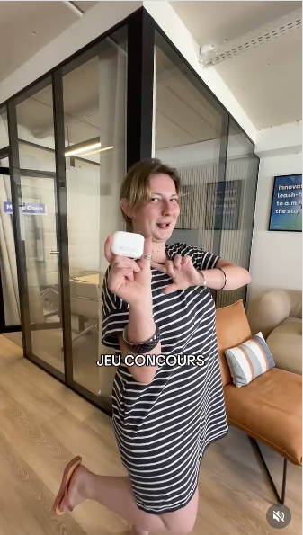 1 paire d'écouteurs AirPods 4 Apple